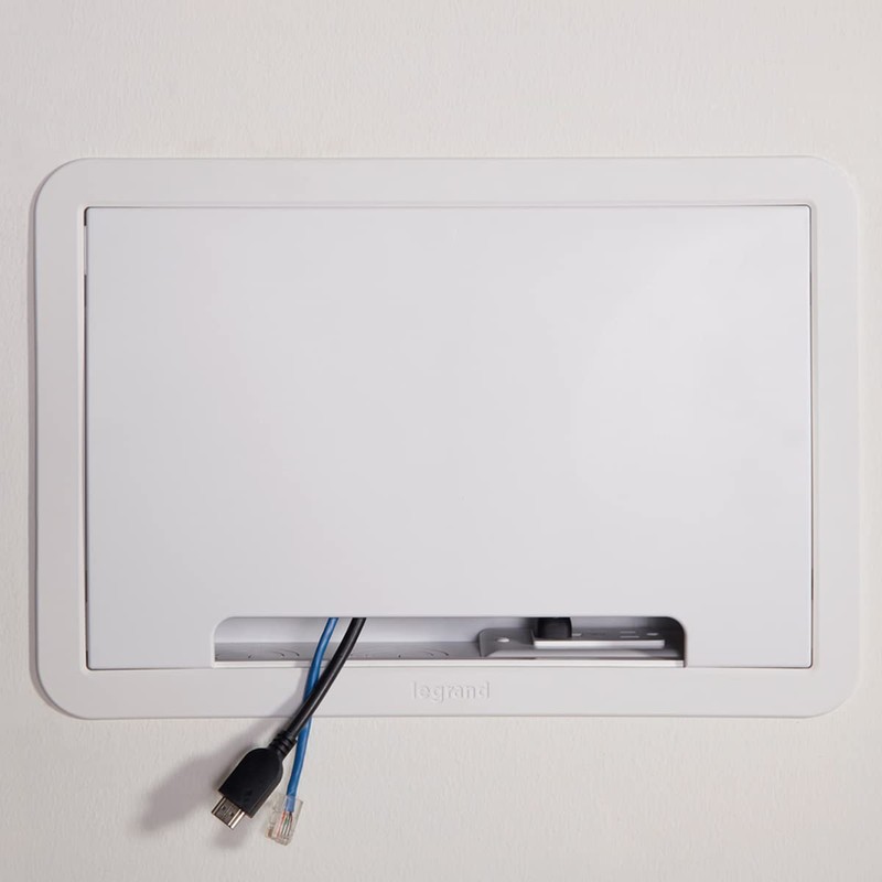 On-Q CPT7526-WH-R6 Pre Tamper Resistant Outlet Power Kit for Media