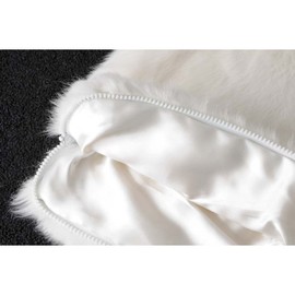 Hab & Gut (JF002 WH) Hot Water Bottle Made From Real Fur, White