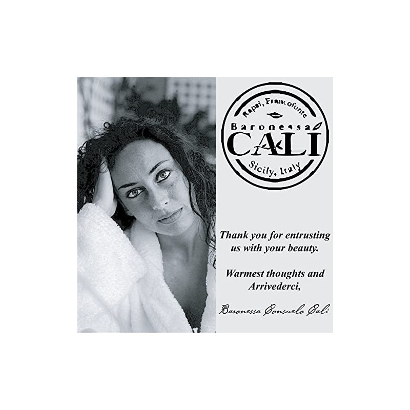 Fireplace - Cinnamon and Amber 9 oz Soy Candle -