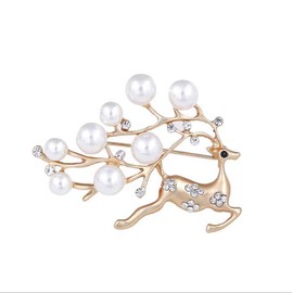 Christmas Gifts Christmas Stocking Stuffers Fillers Golden Flying Deer with 8 Faux Pearls Brooches Pins Gifts for Women/Mom/Family/Men