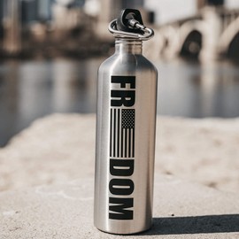 Tactical Pro Supply - Botellas de agua patrióticas de 24 onzas, decoradas en los Estados Unidos, fabricadas con material de acero inoxidable de alta calidad, botella de agua al aspiradora de doble