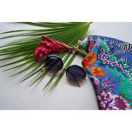 Peepers by PeeperSpecs Women's Solana Sun Polarized Round Sunglasses, Black/Tan, +0.00