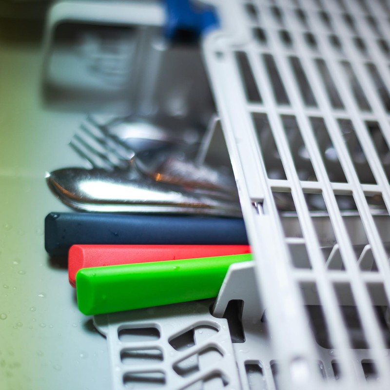 Opinel 254594 002358 Peeler Plastic Black