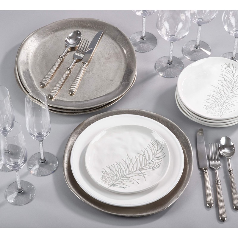 SARO LIFESTYLE Aluminum Organic Charger (Set of 4), 13"x13", Silver
