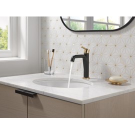 Delta Faucet Nicoli Matte Black Bathroom Faucet, Black/ Gold Single Hole Bathroom Sink Faucet, Single Handle Bathroom Faucet, Pop-Up Drain Assembly, Matte Black/ Champagne Bronze 15849LF-GZ