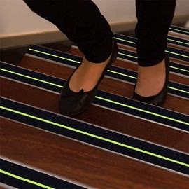 High Brightness Glow-in-the-Dark Anti-Slip Tape 50mmx5m Water-Resistant Fluorescent Glow-in-the-Dark with Non-Slip Particles Fall Prevention Safety Measures Accident Prevention Non-Slip Tape for