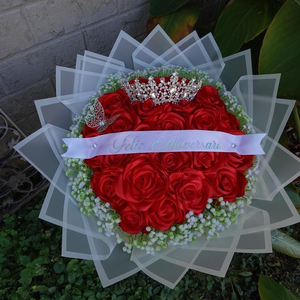 Baby Breath Luxurious Eternal Rose Boqueut - Color: Blue, Ribbon