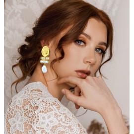ENSKEFEN Gold Baroque Pearl Drop Earrings for Women with Crystals Vintage Statement Gold Pearl Dangle Earrings Irregular Geometric Pearl Earrings Fashion Jewelry