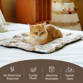 Petace Self-heating Cat Bed 60 x 45 cm, Pet Self-warming Bed, Electric-Free Heated Cat Mat, Warm Dog Blanket Pad Machine Washable, Brown