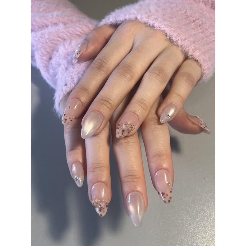 Milky Rung Leo handmade nail tips - Coffin Egg /