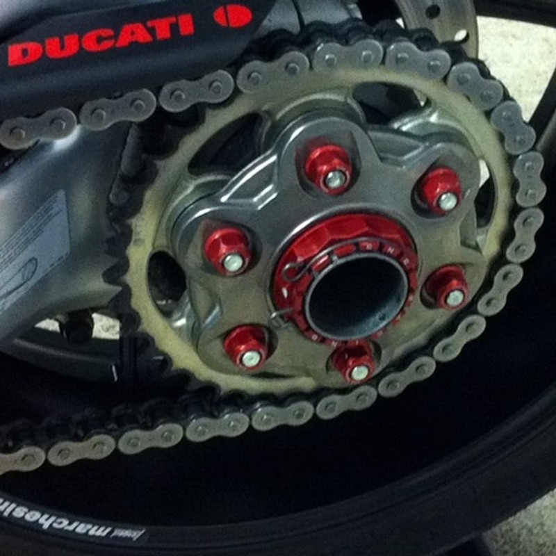 Red CNC Racing Rear Sprocket Nuts Set For CBR1100XX CBR1000RR