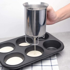 Dispensador de masa de panqueques de acero inoxidable – 900 ml profesional embudo de mezcla de embudo de cocina para hornear pasteles, magdalenas, crepes, waffles y panqueques