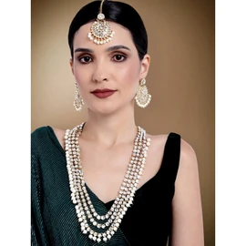 Aheli Indian Ethnic Wedding Faux Kundan Beaded Bridal Long Necklace Aretes con Maang Tikka Traditional Jewelry Set Gift para mujeres Elegante joyería de moda