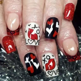 Valentine's Day Press on Nails Short Square Fake Nails Lip with Heart Design French Tip False Nails Red Acrylic Nails Artificial Nails Glossy Glue on Nails Full Cover Stick on Nails for Women 24Pcs