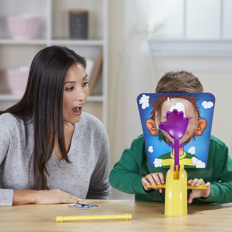 Hasbro Gaming - Pie Face Party Game [German Language Product]