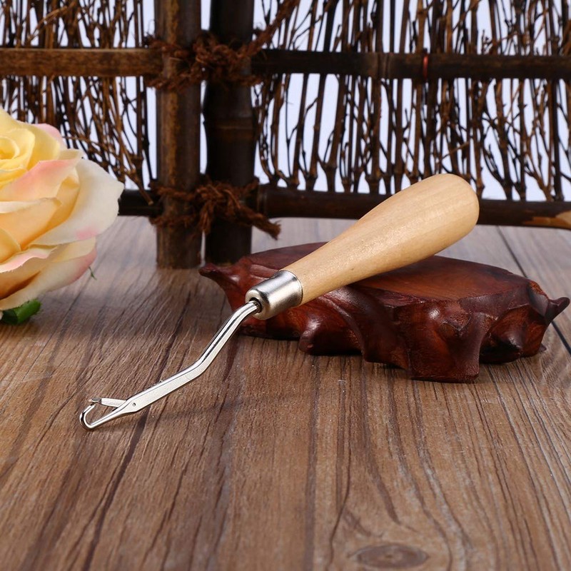 Bent Latch Hook Crochet Needle Latch Hook with Wooden Handle