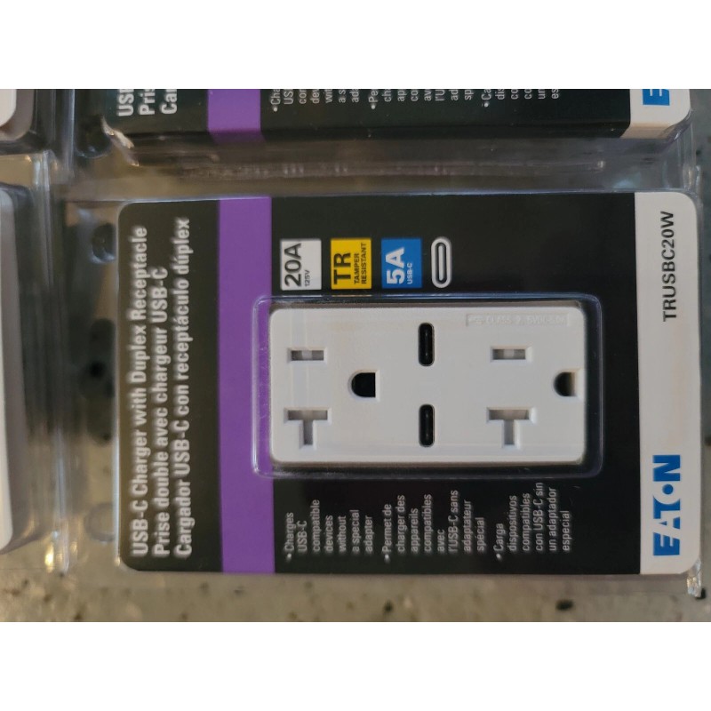 EATON TRUSBC20W USB-C. Charger With Duplex Receptacle double aveces charger