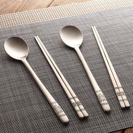 Golden Bell Ari and Cloud Turtle Organic Couple Spoon Set / 골든벨 아리와 구름 거북 유기 부부수저 세트