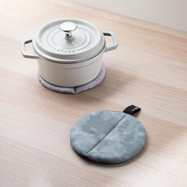 &NE NHK-173-TDGY Round Pot Holder, Tie-Dye Gray, Pot Holder, Staub Mittens, Loop, Hanging, Storage, Kitchen, Miscellaneous Goods, Simple, Cute, Fashionable, Made in Japan, Natural, Tie-Dye, Modern