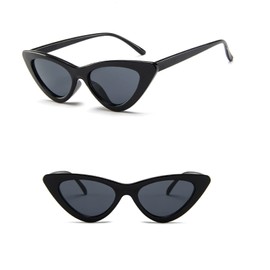 Ggpyyon Vintage Cat Eye Sunglasses Women, Retro 90s Cateye Sunglasses for Men and Women, black