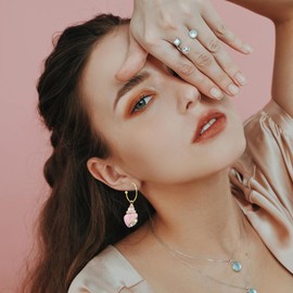 Aishgjia Cute Simple Seashell Conch Pearl Dangle Earrings Summer Beach Shell Conch Earrings for Women Ocean Jewelry (Pink Conch Ear Hoop)