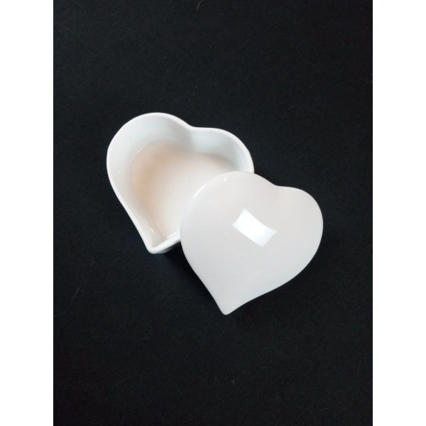White Porcelain Heart Shaped Trinket Ring Jewelry Box With Lid