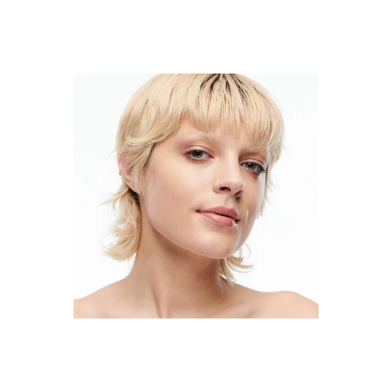Base de maquillaje lquida MAC Studio Radiance tono nc16 -