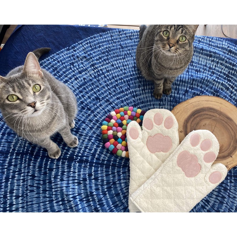 Cricket & Junebug Oven Mitts Cat Paws - White and