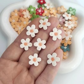 50pcs Mini Daisy Flowers Embroidered Sew On Applique Floral Lace Patch Milk Fiber Sewing Trims Clothes Wedding Dress Craft DIY (White)