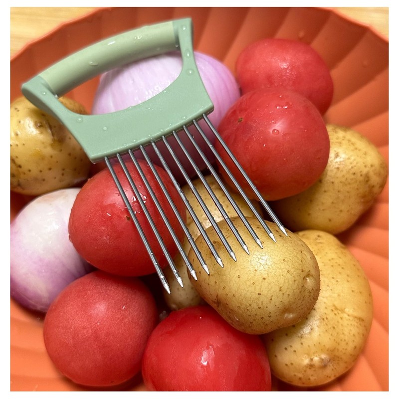 Onion Slicer Vegetable Chopper Onion Holder Slicing,Tomato Cutter with Cover