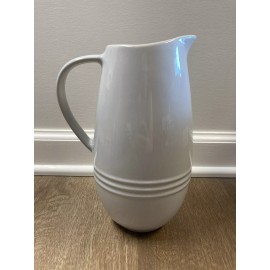 Le Creuset "Vapeur" Gray LE CREUSET 1.7 Qt Large Signature Slim Pitcher 8.75" Tall NWT Vase