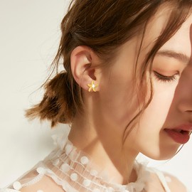 DAYLINLOVE Starfish Earrings 925 Sterling Silver Gold Starfish Pearl Stud Earrings Beach Jewellery for Women