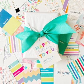 42 GIFT TAGS personalizadas, NAVIDAD, CUMPLEAÑOS o cualquier ocasión, fáciles de usar, prácticas, diseños increíbles llenas de color y estilo, mensajes especiales, incluye liston. (6x9 cm. cada Tag)