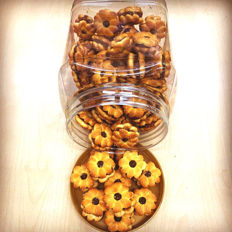 Naxnax Pineapple Bread Biscuits Snacks, (Pack of 1 Jar), 14.11