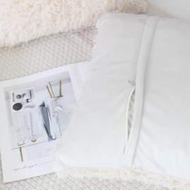 OYIMUA Cushion Cover 40 x 40 cm, Beige, Set of 2, Fluffy Plush Decorative Cushion Covers, Square Cushion Cover, Cuddly Cushion, Fur Look, Luxury Sofa Cushion, Soft Fur Cushion, Decorative Aesthetic