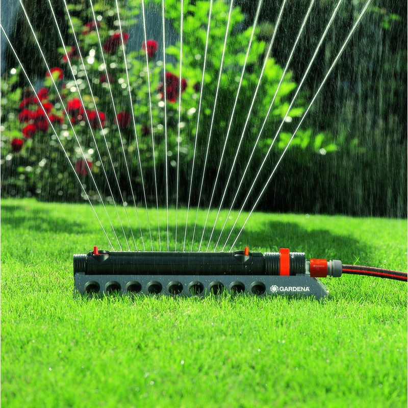 Gardena Comfort 3900-Square Foot Aqua Zoom Oscillating Sprinkler, Made in