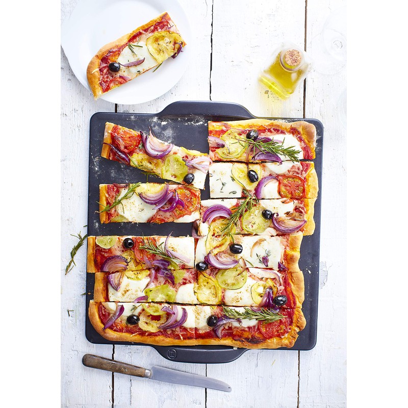 Emile Henry Square, Charcoal pizza stone, 14 in. x 14