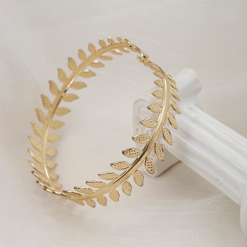 YVVLEE 9PCS Gold Arm Cuff Jewelry for Women Arm Layered