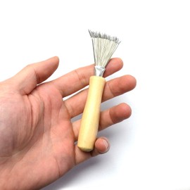 BLUPLE - Cepillo de pelo y peine limpiador con alambre de metal mango de madera para eliminar el polvo del cabello, herramientas de limpieza para salón de casa (limpiador de cepillo de pelo, madera)