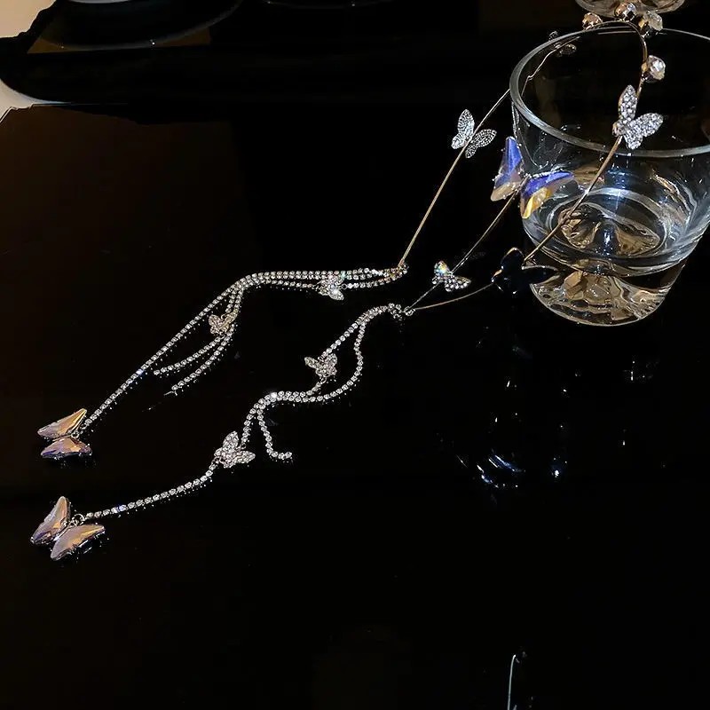 Diadema Con Borlas Y Mariposas Incrustadas De Diamantes