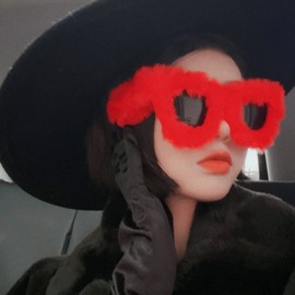 Dollger Oversized Party Glasses Women's Cat Eye Sunglasses: Cat Eye Women Punk Soft Fur Velvet UV400 Shades Handmade Fashion Pink Glasses, red