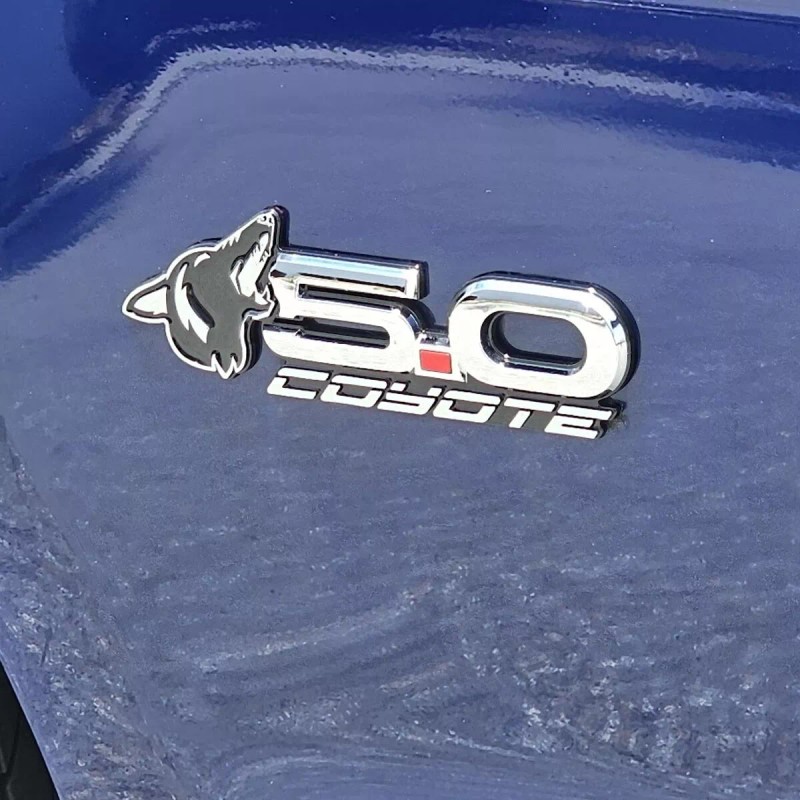 AMP NEW V8 Chrome Howling Coyote 5.0 Fender Emblems Fits