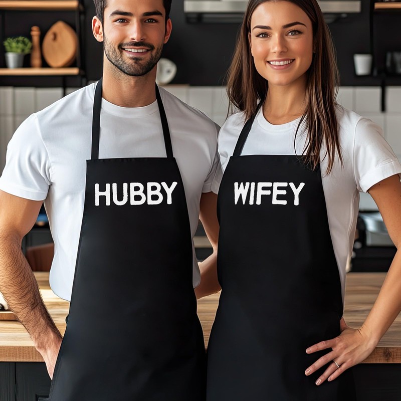 HUBBY & WIFEY - Matching Printed Aprons Couples Gift Set