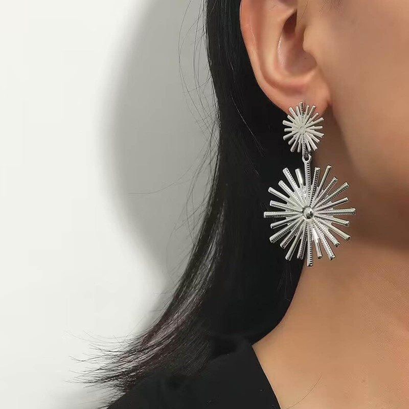 Yheakne Boho Large Sunburst Earrings Gold Sunbeam Earrings Exaggerated Sunburst