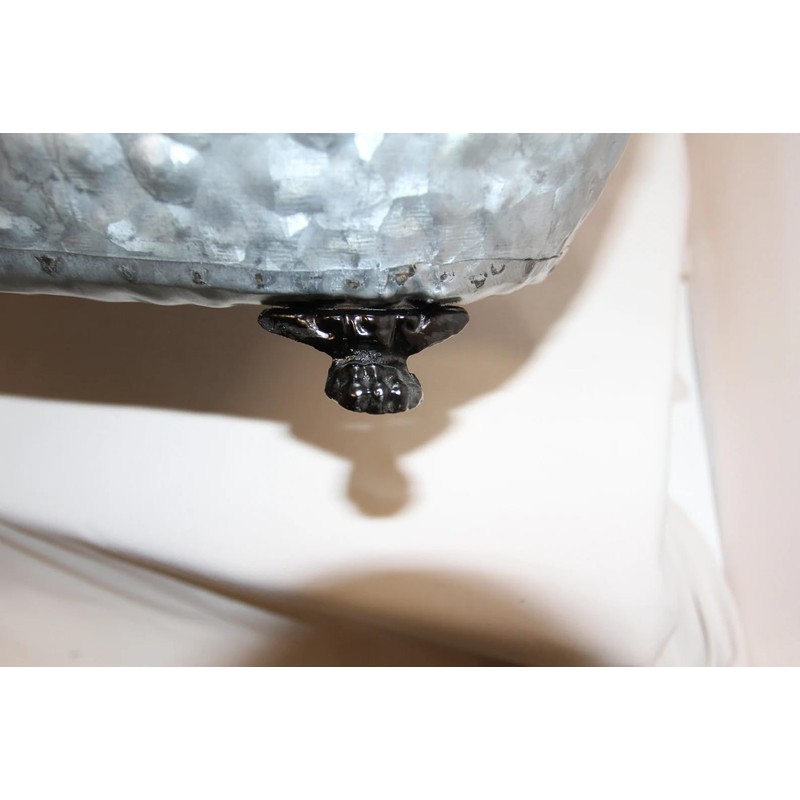 Decorative Metal Claw Foot Bathtub Planter/Garden Decor/Home Decor/Bath Decor
