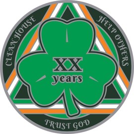 MYRECOVERYSTORE Green Shamrock Recovery Medallion in Years 1-50 Serenity Prayer in Gaelic on Rear