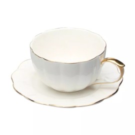 Grace's Teaware White Gold Scallop With Gold Trimmed Tea /Coffee Cup and Saucer Set Of 4