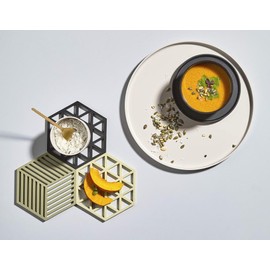 Zone Denmark, Triangles Topfuntersetzer/Untersetzer für Auflauf-/Ofenformen, Silikon, 24 x 14 cm, schwarz