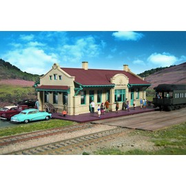Walthers Cornerstone Series Kit HO Scale Mission-Style Depot