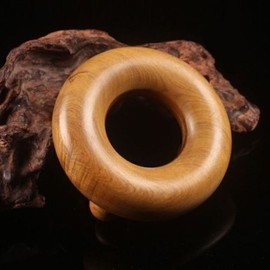 Solid wood three-legged massage ring, scalp massage gift, head meridian massage, birch wood self-massage / 원목 세발 마사지링 두피마사지 선물 머리 경락마사지 박달 나무 셀프안마